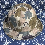 beams heart bucket hat
