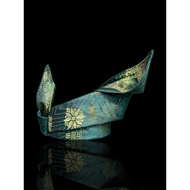 Tanjak warisan Semangat Bugis songket dan batik cotton