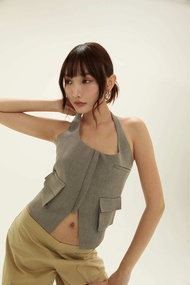 Felt.bkk Vienna Top เสื้อคล้องคอ ดีเทลซิบหน้าและกระเป๋า