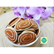 WHOLESALE BISKUT TIMBANG MURAH 1kg Biskut Telinga/ Biskut Rempah Pedas [HALAL] 🌀 Spiced Cookies Spic