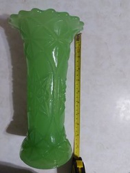 中古翠綠牛奶玻璃花瓶