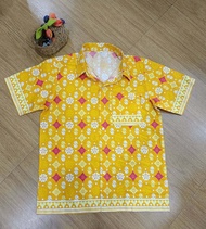 เสื้อเชิ้ตผ้าไทยชาย เชิ้ตลายไทย เชิ้ตลายขอพระราชทาน ผ้าไทยดอกรักราชกัญญา เนื้อฝ้ายพิมพ์ลายไม่อัดกาวเ