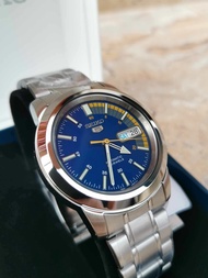 นาฬิกา Seiko 5​ ​ Automatic​ กลไกลระบบเครื่อง 7s26  รุ่น SNKK27