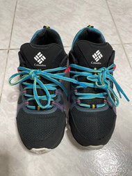 Columbia 波鞋
