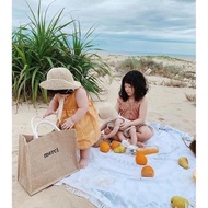 Sedge bag for going out and going to the beach in youthful style Size: 31x36x19cm