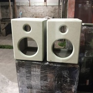 2 Pcs (1 pair) CUSTOM BOXESHELF 4 INCH T20 x W15 x Rear 15