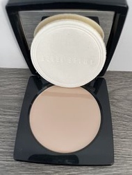 Bobbi Brown Sheer Finish 蜜粉餅
