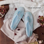 Minx รุ่น Lacie (flats) รองเท้าปิดส้น ผ้าลูกไม้ปักลาย ประดับโบว์ minxshoes