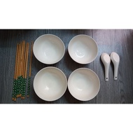 Set of 4 cups + 4 chopsticks + 2 ceramic spoons