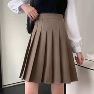 Short pleated skirt length 52cm with built-in pants