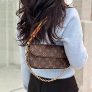 LV🤎原花IVY WOC側背包M81911