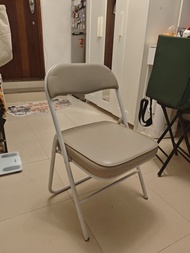 卡其色仿皮折疊靠背椅｜坐高37cm 矮款摺椅