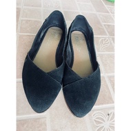 TOMS Shoes Size 37