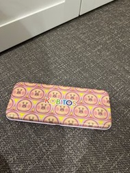 正版醜比頭鐵製復古鉛筆盒 文具