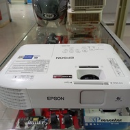 proyektor bekas epson eb x500 seperti baru