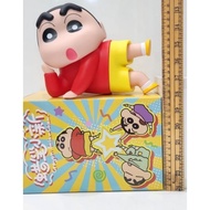 Crayon sinchan action figure display