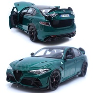 Bburago | 118 Alfa Romeo Giulia Gta Green Diecast Model Car