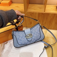 Coach Classic Fashion Casual All-Match Shoulder Messenger Bag Simple All-Match Fashion Handbag Size 27 * 16 * 6cm SY