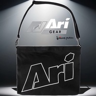 ARI SHOULDER BAG - BLACK/WHITE กระเป๋าสะพายไหล่ อาริ สีดำ