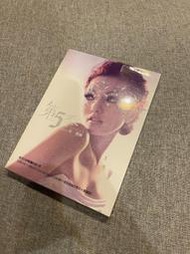 詢價出/張韶涵 第五季 臺版首版正式版CD DVD  [號外]福茂2009首版，非再版，公關宣傳外紙盒條碼位置有打孔，