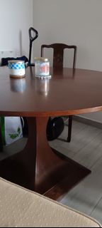 實木圓形餐桌（直徑47”）