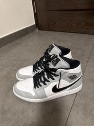Nike Air Jordan 1 Mid 灰色白