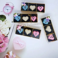 Vio.chocolate/praline chocolate contains 3/character chocolate/love chocolate/letter chocolate/decor