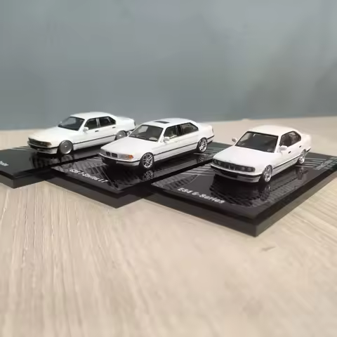 DCM Die-cast 1:64 Scale BMW E32 E34 E38 Sedan Simulation Alloy Static Car Model