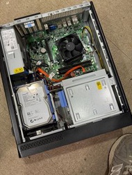 電腦主機