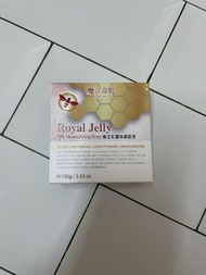 蜂王乳蠶絲蛋白美肌皂
