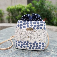 藍點企鵝真皮背帶小小水桶包