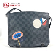 LOUIS VUITTONGI2137 Damier Graphite Stickers District PM 單肩包