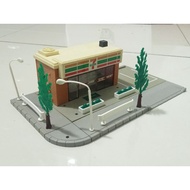 Takara tomy tomica town 7E 7 eleven diorama