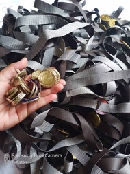 tali +pin boni/tali dan pin nya saja untuk topi boni/tali dan pin boni murah