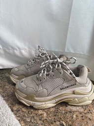 Balenciaga Triple s