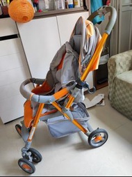 Combi 嬰兒車連椅墊 玩具及便盆