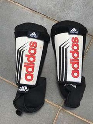 Adidas 踢波護膝