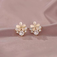 5-petal flower earrings with stones