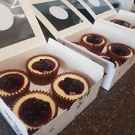 HALAL Mini New York Cheesecake With Homemade Blueberry Topping (box of 6)