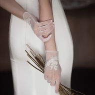 Tulle Beaded Wedding Gloves Elegant White Short Wedding Dinner Gloves TS511