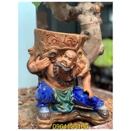 Tượng la hán cõng chậu gốc cây tài lộc h32 gốm sứ Bát Tràng