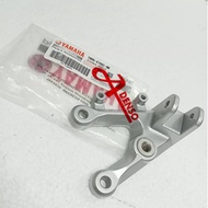 R25 FOOTREST FRONT FOOTREST BRACKET 2 R25 OLD MODEL R25 V1 PAPAN BRACKET FRONT LEFT KIRI 1WD-F7442-0