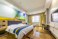Fuxing Holiday Hotel (Yudu Central Red Army Long March Departure Site Memorial Park Branch)