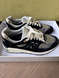 New Balance 990v2