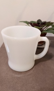 清屋現貨 Fire King 古董白色奶玻璃咖啡杯 D handle coffee mug made in USA