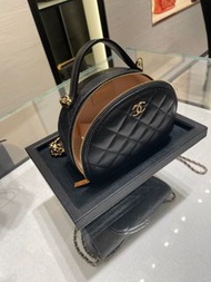 Chanel clutch on chain 🥰  #chanel #廢包 