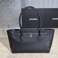 Chanel 26SS Series Togo Leather Handbag, Suitable for Spring Summer Festival.
