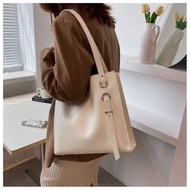 AKAMA women's shoulder bag - College bag - Women's tote bag