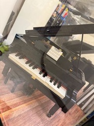 Lego piano