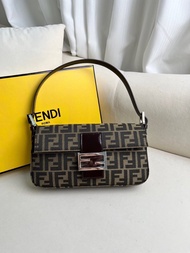 FENDI Baguette 中號 法棍包 手袋 棕色